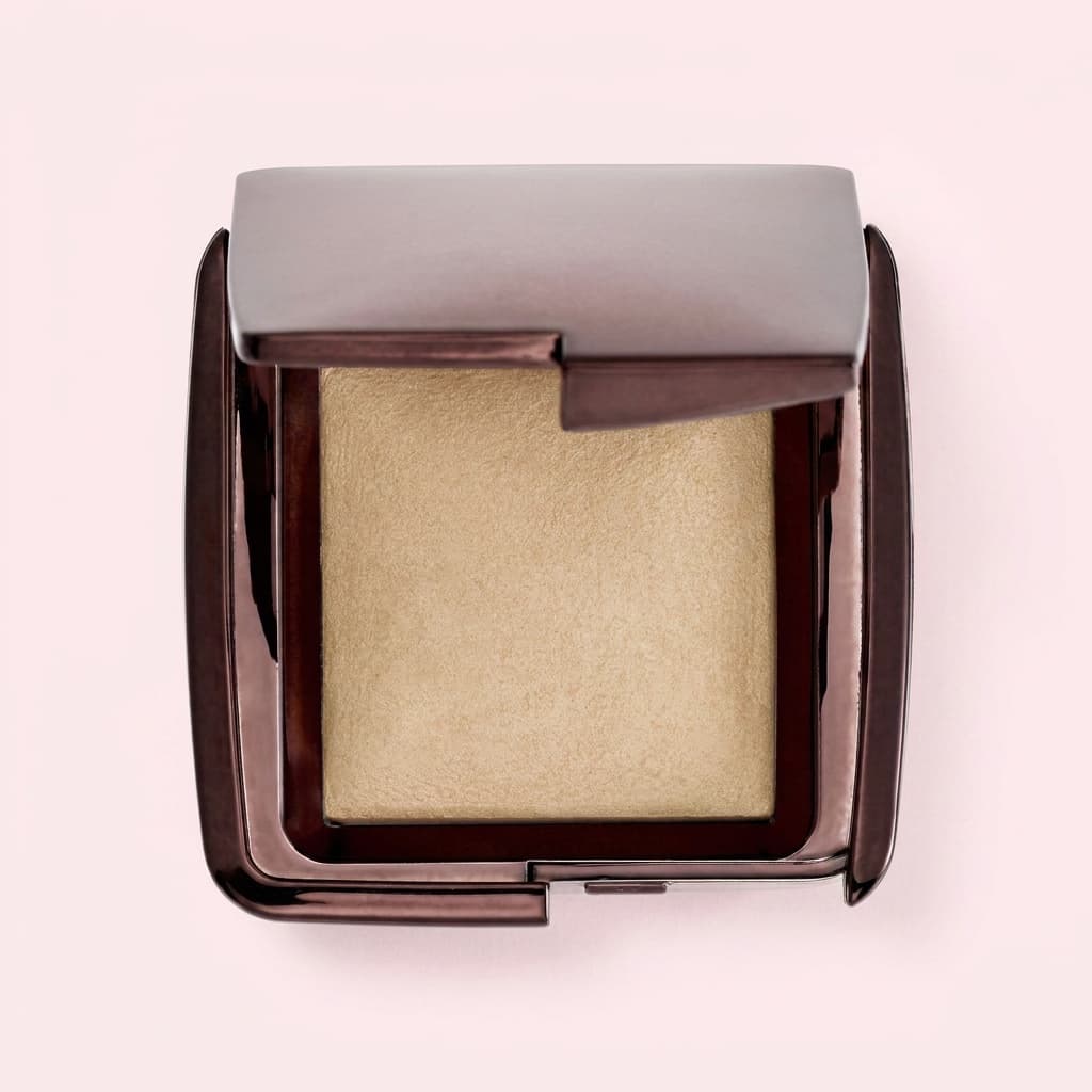 Unbranded illustration of Ambient Lighting Finishing Powder